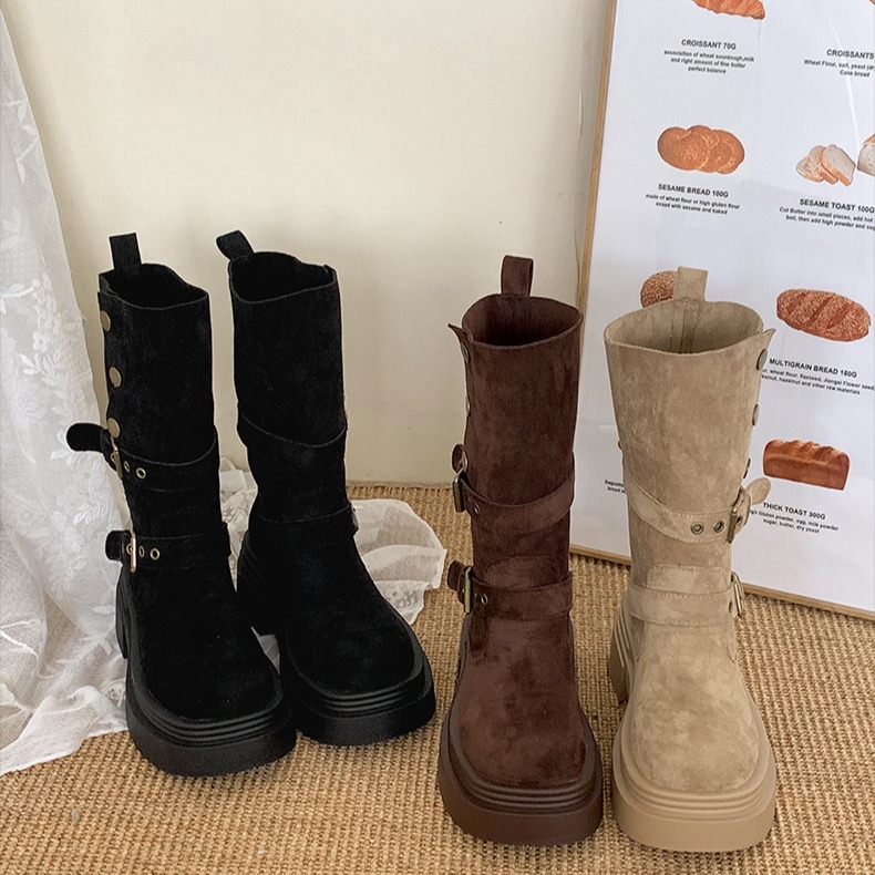 レトロな英国風デザインの、厚底でスタイルアップ効果のある、2 - Sock Boot Women のレビューと価格