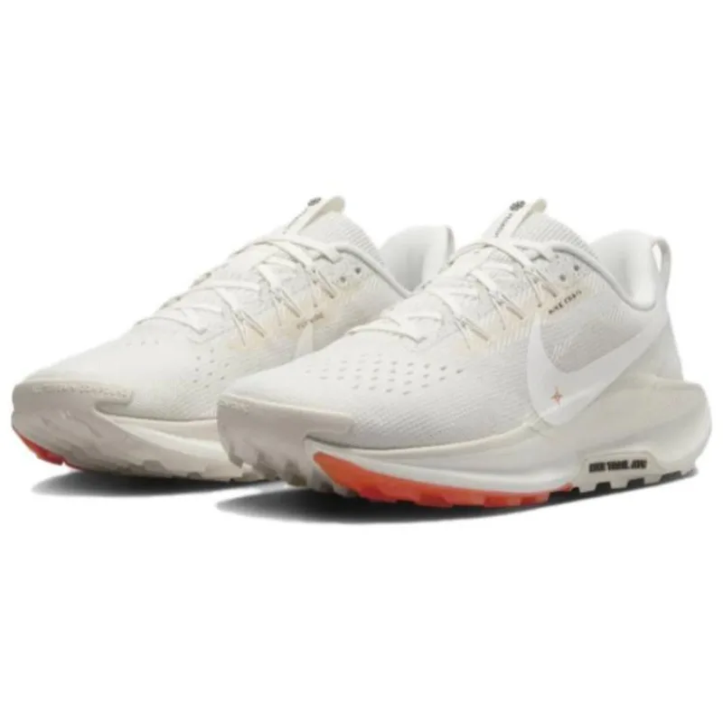 ナイキ ペガサス トレイル 5 ベージュホワイト。快適で汎用 - Women Shoes Running Nike のレビューと価格